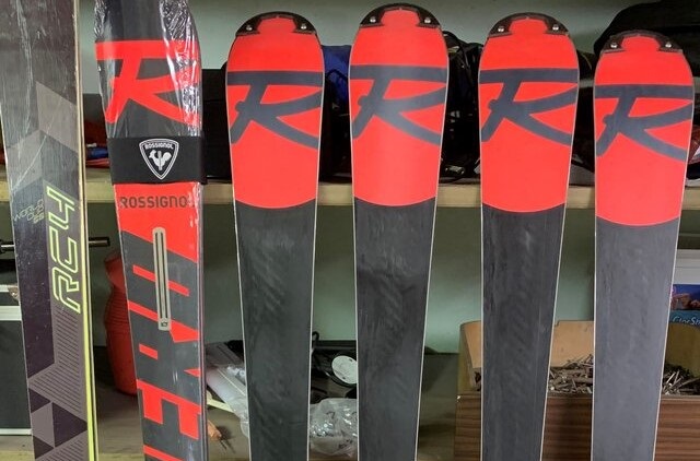 skis with skins