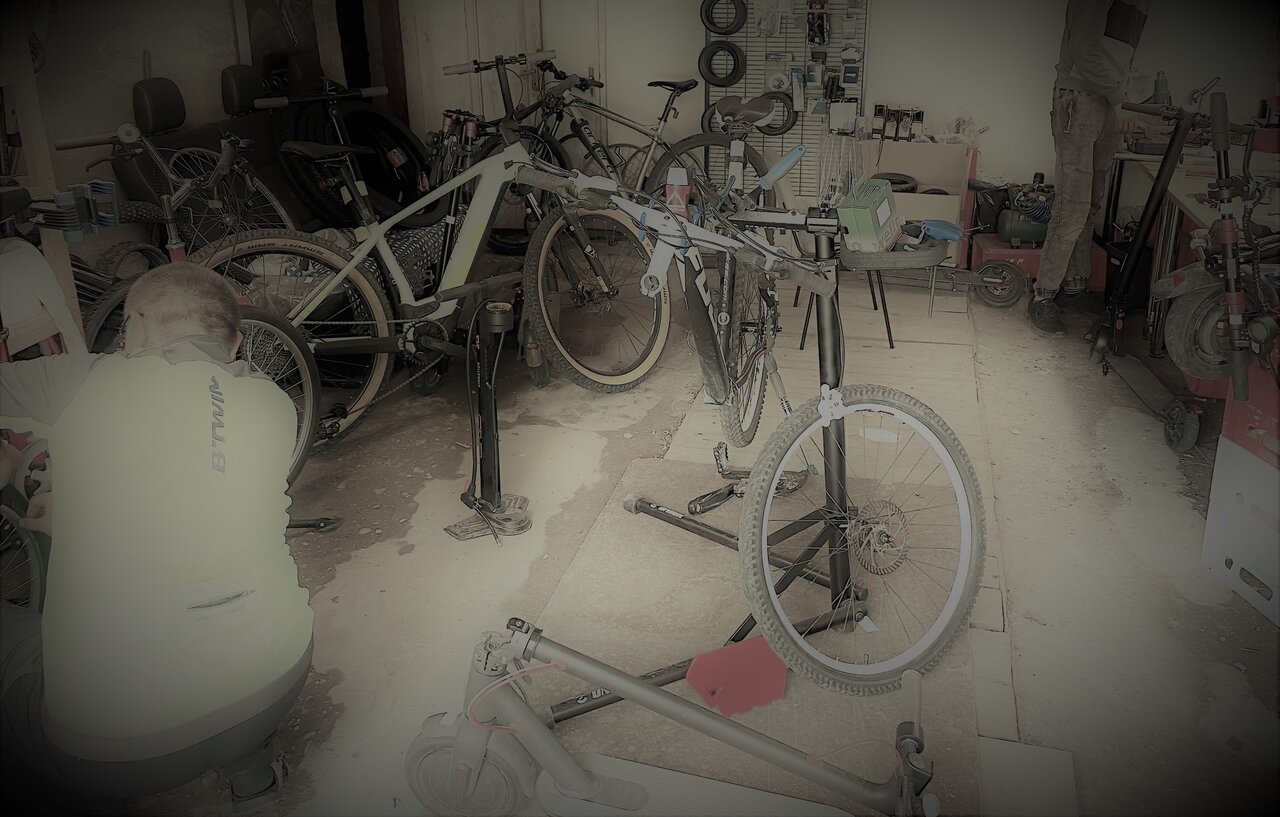 мастерская по ремонту велосипедов и скутеров